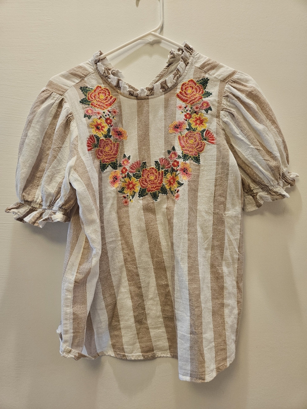 Striped Ruffle Neck Floral Embroidered Women's Top - Beige/White